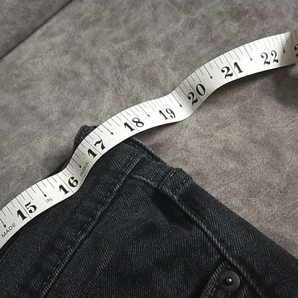 1 Levi's jeans, 1 shorts - Picture 4 of 4